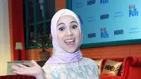 Nycta Gina memutuskan berhijab pada Ramadan 2016 lalu. Lewat akun Instagramnya, ia sempat mengumumkan jika dirinya telah berhijab. Keputusan tersebut mendapat dukungan dari suaminya, Rizky Kinos. (Deki Prayoga/Bintang.com)