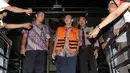 Suryadharma Ali usai menjalani pemeriksaan lanjutan di gedung KPK, Jakarta, Rabu (13/5/2015). SDA diperiksa terkait dugaan kasus korupsi penyelenggaraan ibadah haji tahun 2010-2011. (Liputan6.com/Helmi Afandi)