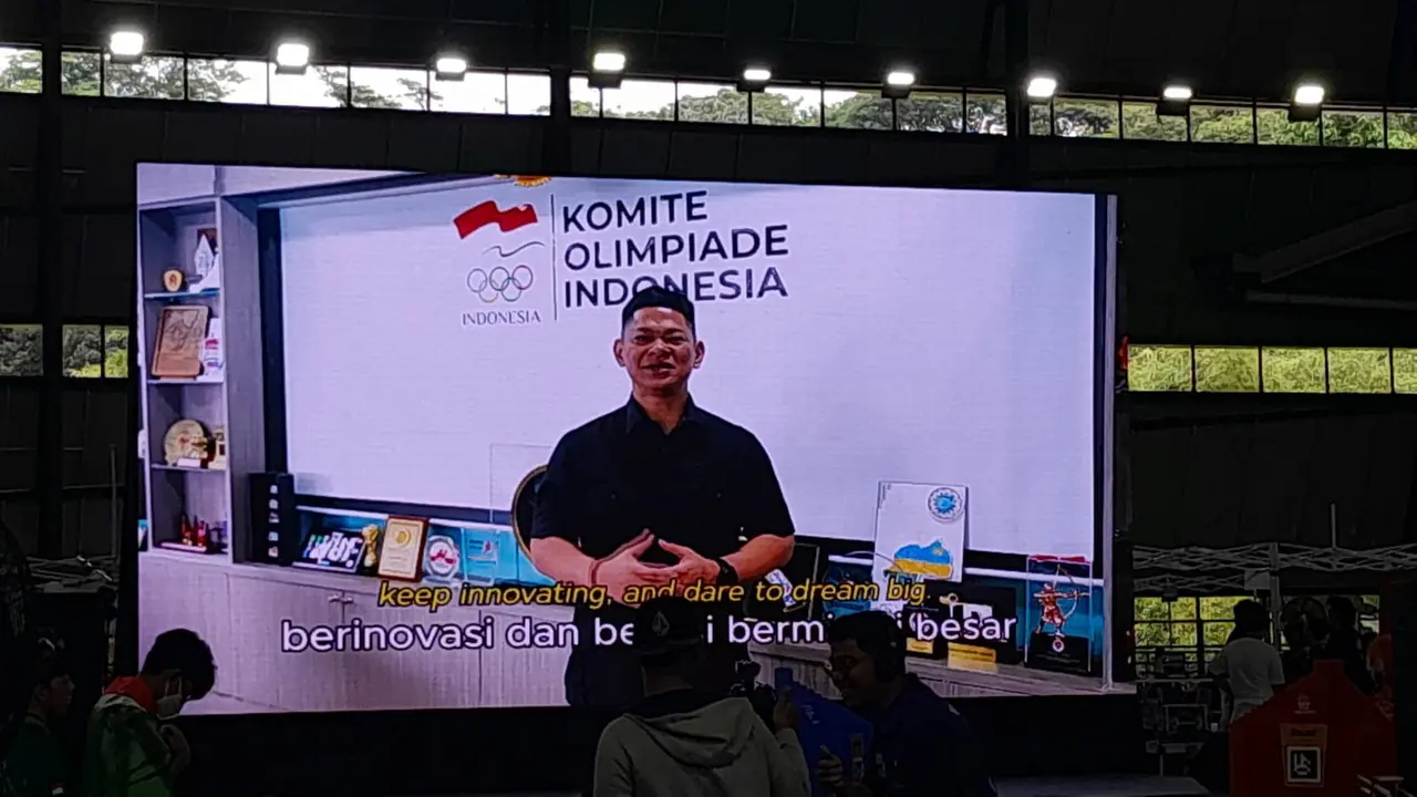 Ketua KOI Raja Sapta Oktohari memberikan sambutan