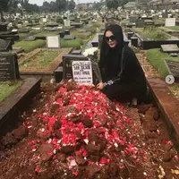 Anggita Sari berduka atas meninggalnya calon suami, Ivan Salman (Instagram/@anggitasari612)