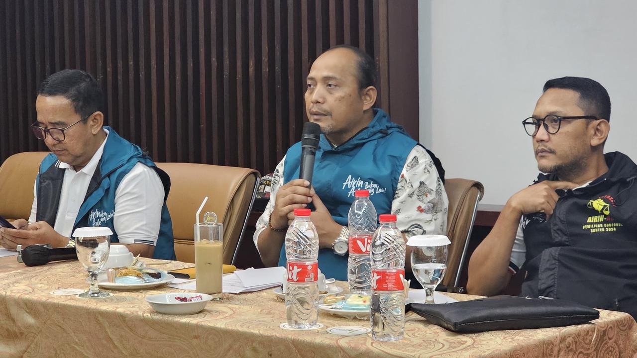 Viral Video Rencana Bagi-Bagi Amplop Bergambar Airin-Ade, Tim Pemenangan: Hoaks, Fitnah dan Kampanye Hitam