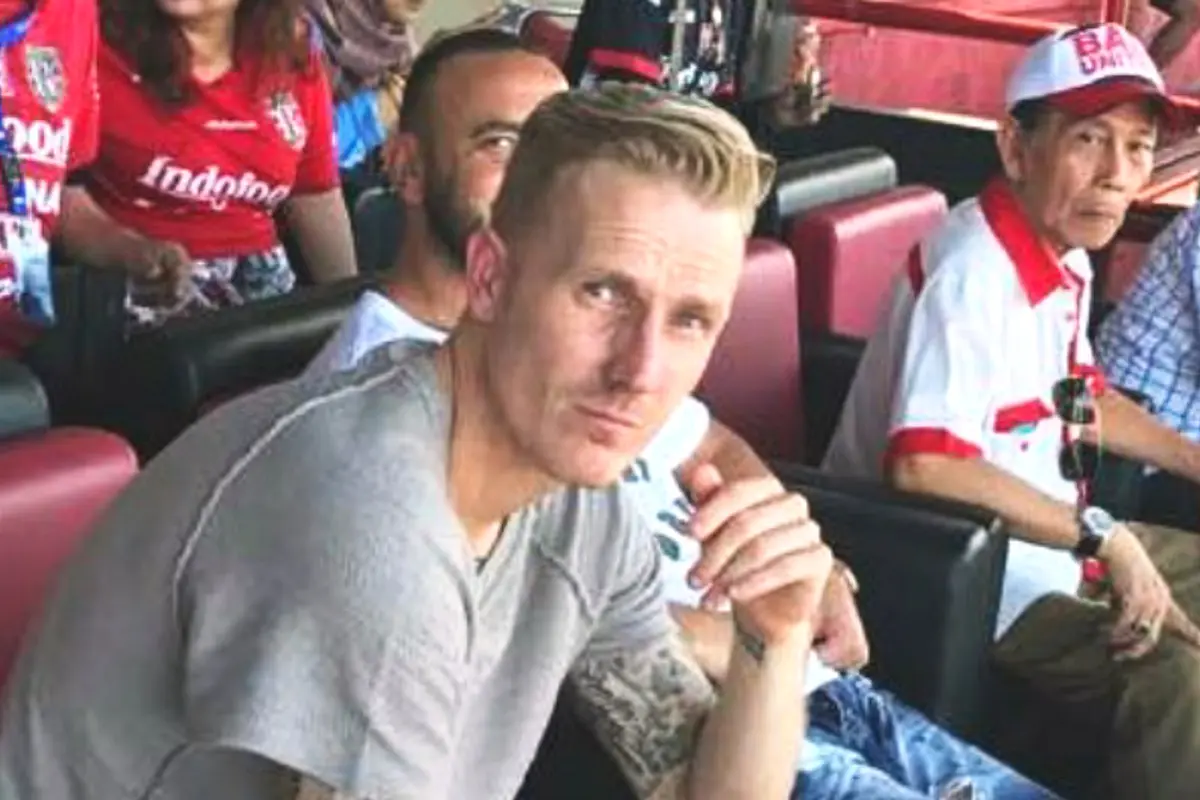 Nick van Der Velden