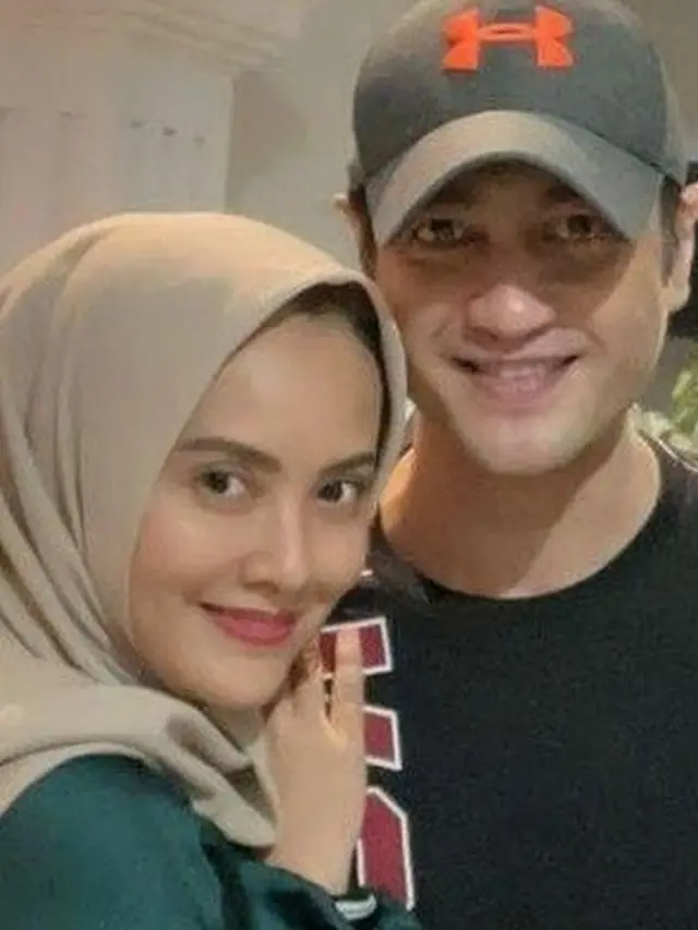 Curhat Soal KDRT, Ini 6 Potret Persahabatan Ferry Irawan dan Elma Theana