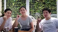 Veronica Tan tersenyum bahagia berkumpul bersama Nicholas Sean dan Nathania usai pencoblosan Pemilu 2019 (Dok.Instagram/@veronicatan_official/https://www.instagram.com/p/BwWJuY6gx_y/Komarudin)