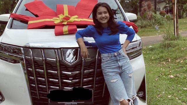 Sukses Bintangi Sinetron Hingga Film Sandrinna Michelle Sudah Bisa Beli Mobil Mewah Di Usia
