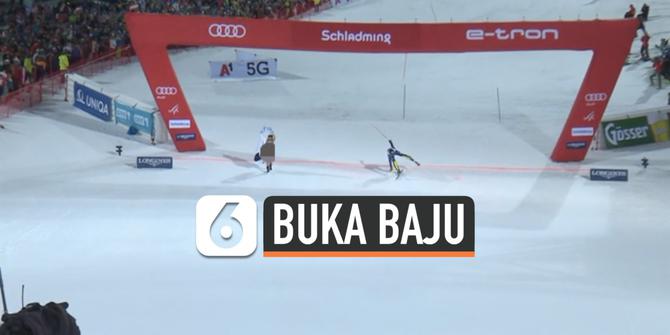 VIDEO: Wanita Berpakaian Minim Ganggu Final Kejuaraan Ski Dunia