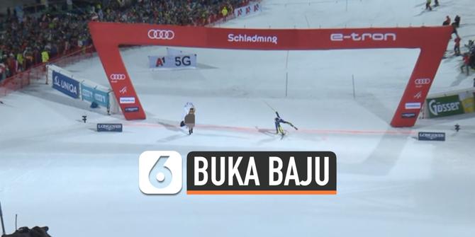 VIDEO: Wanita Berpakaian Minim Ganggu Final Kejuaraan Ski Dunia