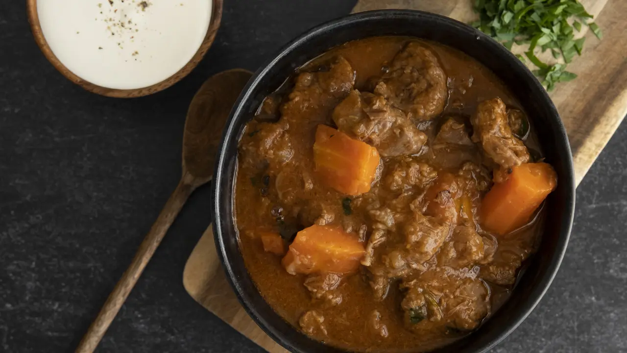 ilustrasi olahan daging rendang
