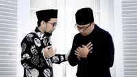 Ustaz Adi Hidayat menyampaikan belasungkawa atas meninggalnya Emmeril Kahn Mumtadz bin Ridwan Kamil di Gedung Pakuan, Kota Bandung, Sabtu (4/6/2022) petang.