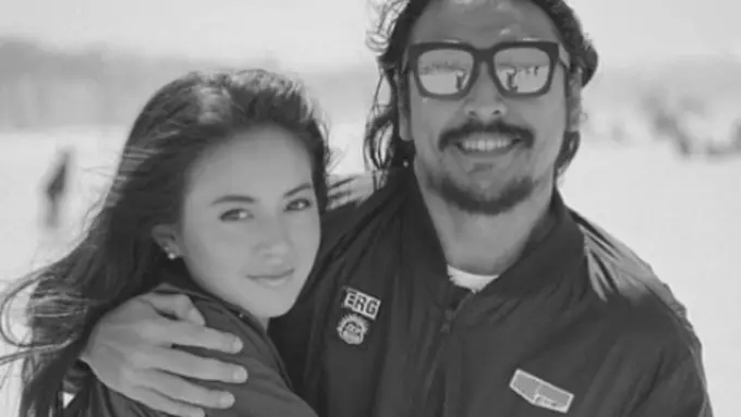 Aurelie Moeremans dan Ello