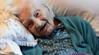 Pada ulang tahunnya ke 113, nenek Gladys mengaku cukup bahagia dengan menikmati 'secangkir teh dan seiris kue'.