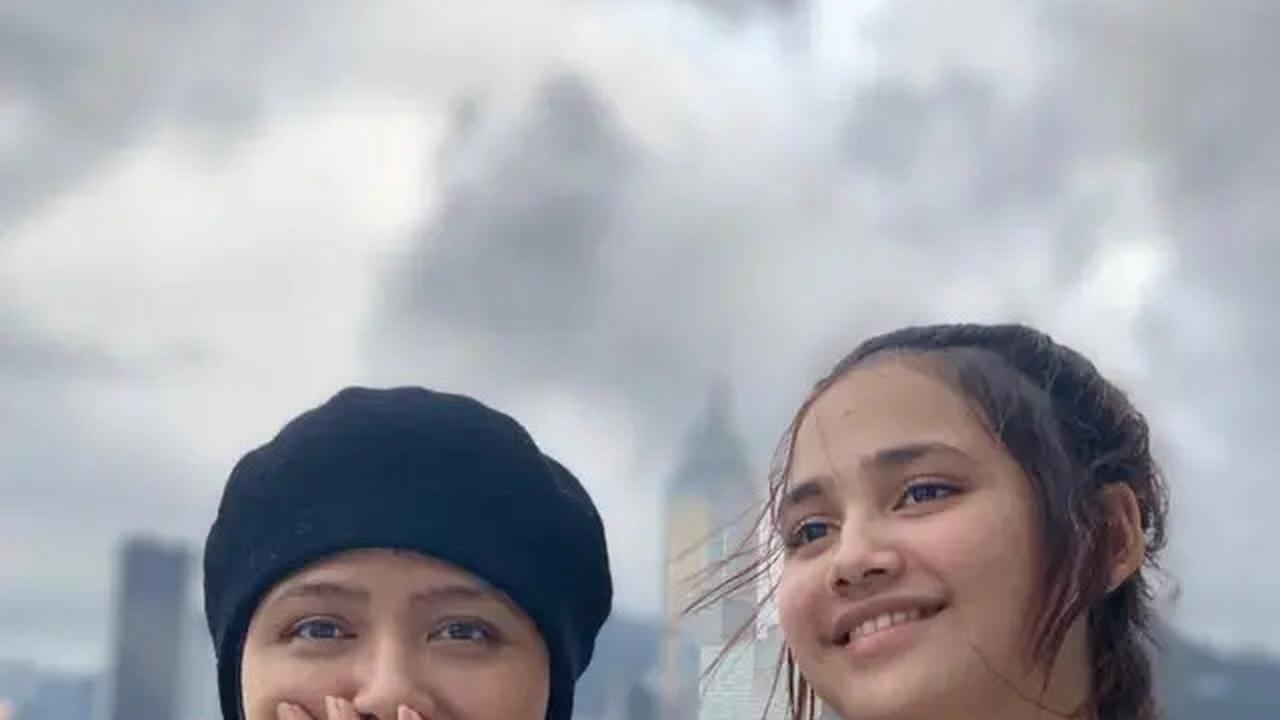 7 Foto Kedekatan Syifa Hadju dan Ibunda, Mimpi Setiap Anak Perempuan