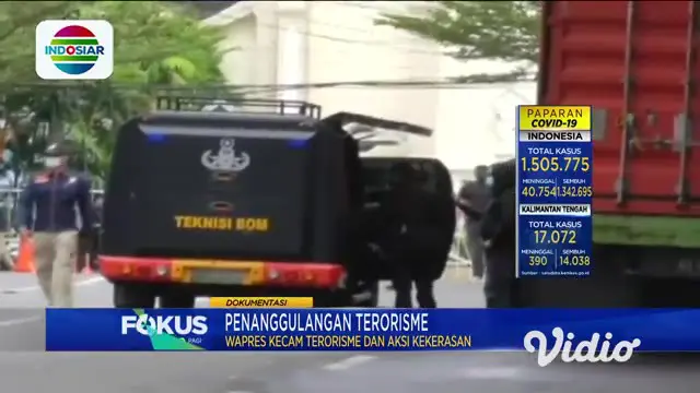 Dari kejadian bom bunuh diri pada Minggu (28/3) lalu, Tim Densus 88 beserta TNI, dan Polri mendatangi sebuah rumah di Tulungagung, Jawa Timur, dimana pemiliknya merupakan terduga teroris.
