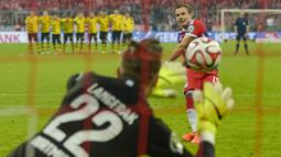Selama berseragam Munchen kurang lebih tiga tahun, Gotze menyumbangkan 36 gol dari 114 laga. Ia pun berhasil membantu Munchen meraih tiga gelar Bundesliga, satu Piala Super Eropa, dan satu Piala Dunia AntarKlub. (Foto: AFP/Guenter Schiffmann)