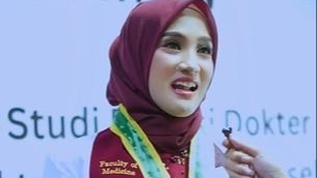 Dokter Muda dan Cantik Beri Kode Keras