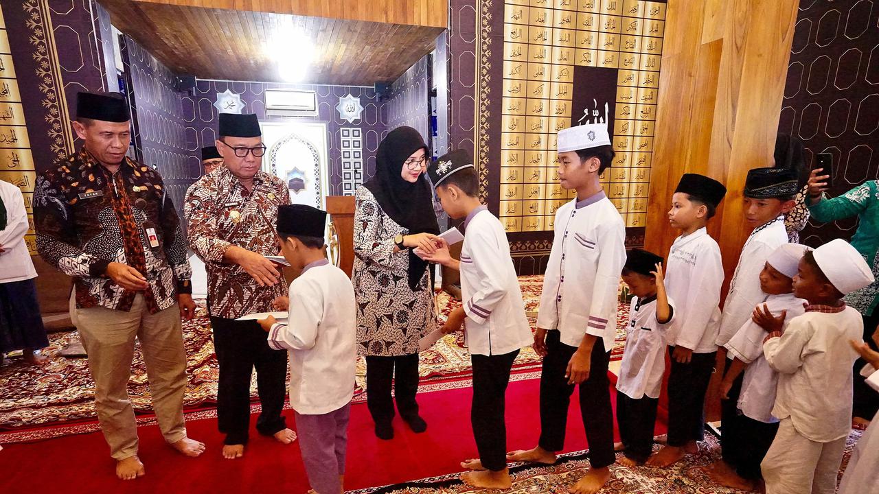 Peringati 10 Muharram, Bupati Ipuk Gelar Doa Bersama dan Santunan Anak Yatim