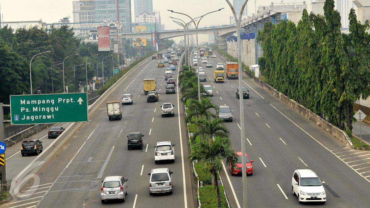20170511- Libur Waisak Arus Lalin Kearah Cikampek Padat- Helmi Afandi