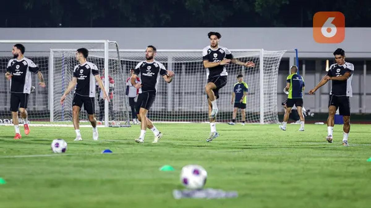 Foto: Baru Tiba di Tanah Air, Kevin Diks Langsung Geber Latihan Bersama Timnas Indonesia