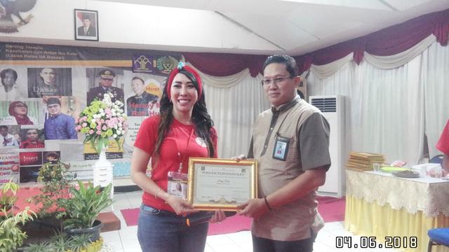 Henny Mona dan Rio Reifan