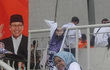 FOTO: Perjuangan Massa Pendukung Anies-Muhaimin Bersusah Payah Masuk ke Dalam JIS, Emak-Emak Sampai Nekat Panjat Pagar