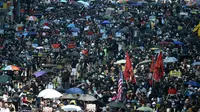 Warga Hong Kong menandai peringatan 70 tahun pemerintahan komunis China dengan menggelar protes "Hari Berduka". (AFP)