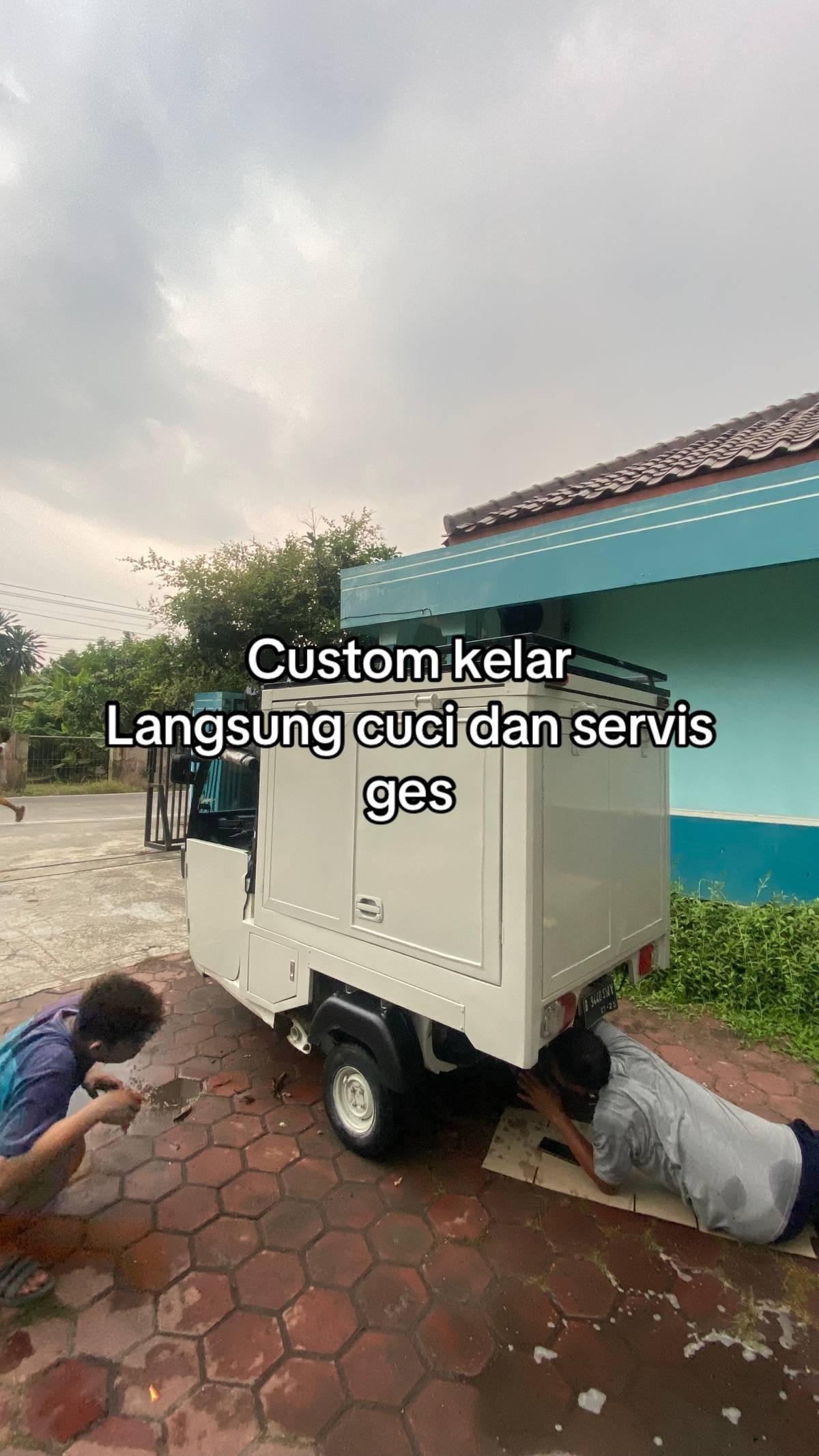 Unik Banget, Lika Liku Pria Putuskan Buka Usaha Kopi Pakai Bajaj Ini Curi Perhatian