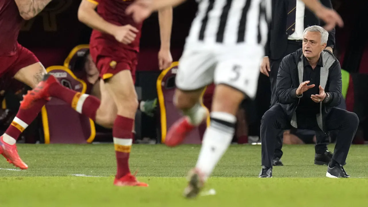 Foto: Unggul Tipis, AS Roma Kembali ke Jalur Kemenangan di Liga Italia 2021 / 2022
