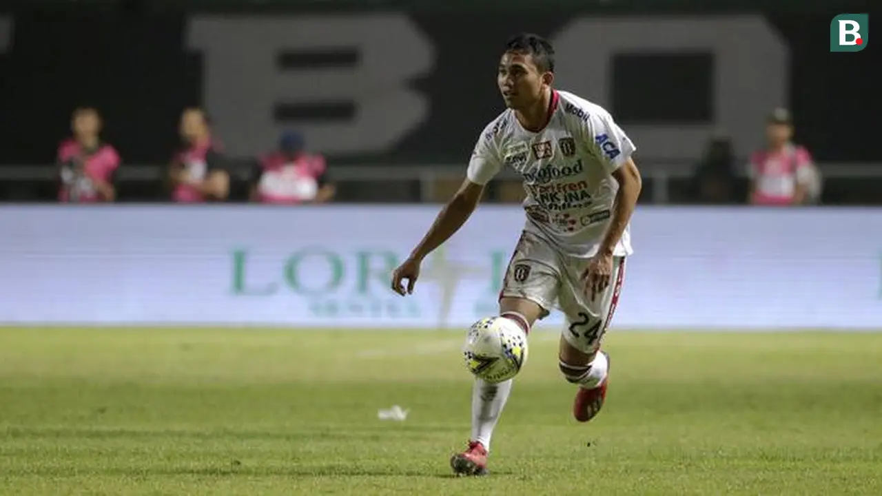 Bek muda Ricky Fajrin