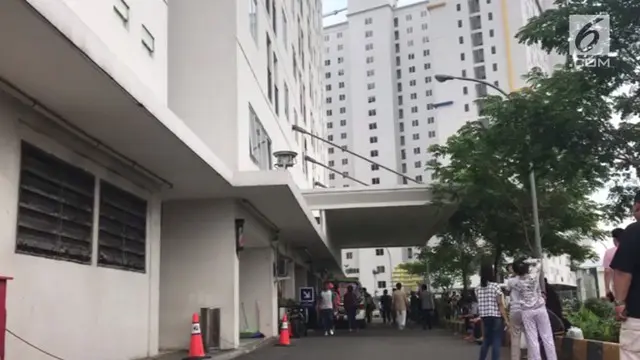 Ledakan di apartemen Bassura membuat penghuni panik. Diduga ledakan berasal dari kolam renang.