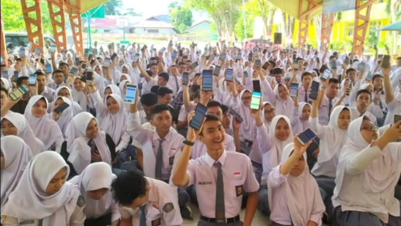 Ratusan Siswa Berprestasi Raih Beasiswa Masuk Perguruan Tinggi di Tengah Pandemi