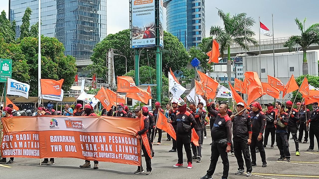 Geruduk Kemnaker, Serikat Buruh Minta Gojek, Grab, Maxim Patuhi Prabowo dan Beri THR ke Pengemudi Ojol Hingga Kurir