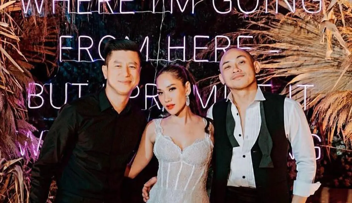 Begitu pula saat after party, BCL tampil lebih modern. [Foto: IG/@itsmebcl]