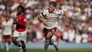 Pertandingan yang berlangsung di Old Trafford itu menjadi laga debut Viktor Gyokeres di Liga Inggris bersama Arsenal. (AP Photo/Dave Thompson)
