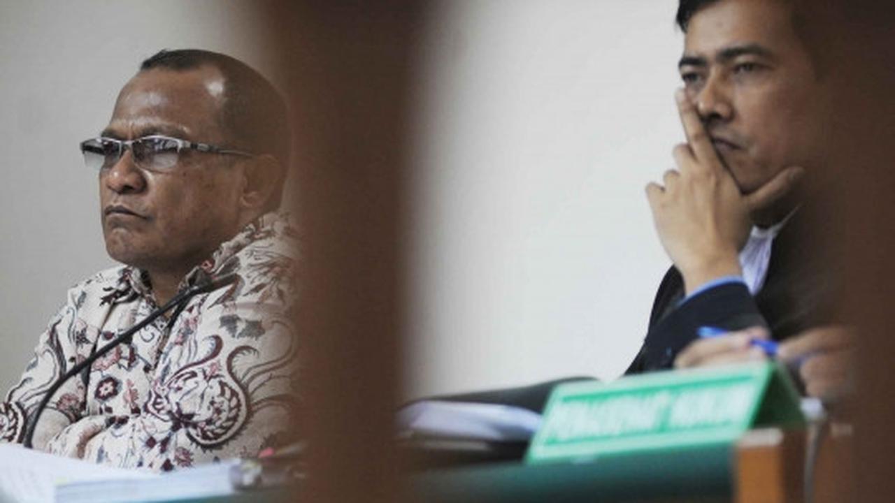 Bupati Morotai jalani sidang lanjutan kasus suap Akil