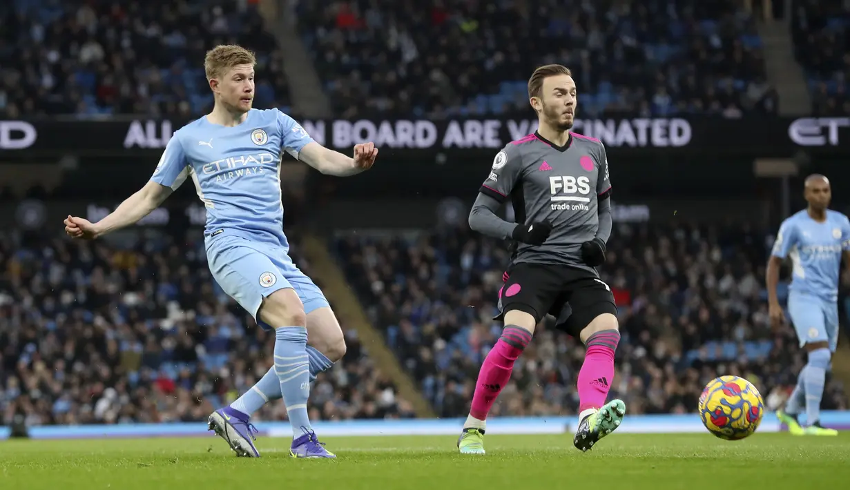 Berlangsung di Etihad Stadium, Manchester City benar-benar mendominasi jalannya pertandingan sejak dimulainya babak pertama. Ketika laga baru berjalan lima menit, The Cityzens berhasil membuka keunggulan lewat Kevin De Bruyne. (AP/Scott Heppell)