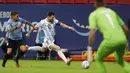 Ini menjadi kemenangan pertama buat Lionel Messi dan kawan-kawan setelah di laga pertama ditahan imbang Chile 1-1. (AP Photo/Eraldo Peres)