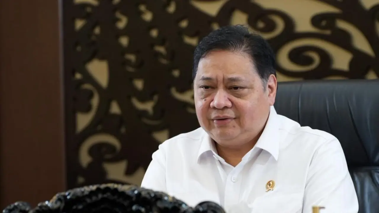 Menko Bidang Perekonomian Airlangga Hartarto saat menyampaikan sambutan melalui video dalam Musyawarah Nasional (MUNAS) ke-5 The Indonesian Iron & Steel Industry Association (IISIA). (Foto: ekon.go.id)