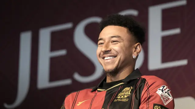 Foto: Senyum Semringah Lord Jesse Lingard Saat Diperkenalkan FC Seoul