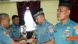 Citizen6, Sidoarjo: Kegiatan lomba ini diikuti para anggota yang telah disiapkan dari masing – masing Batalyon. Hasil akhir pada lomba MTQ tingkat Brigif-1 Mar untuk juara pertama diraih oleh Pratu Mar Firdaus dari Yonif-5 Mar. (Pengirim: Budi Abdillah)