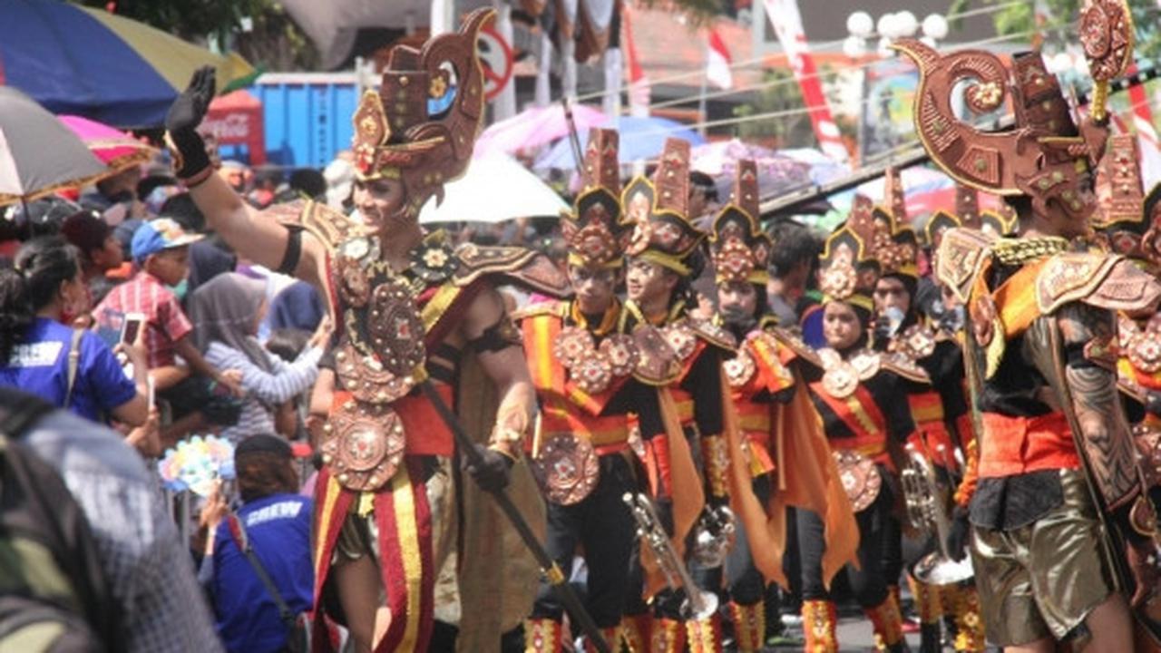 Mengintip kemeriahan Jember Fashion Carnaval 2015