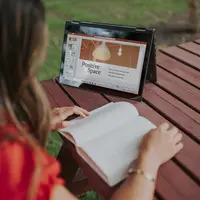 Ilustrasi Mempelajari Ilmu Fisika Credit: unsplash.com/Windows