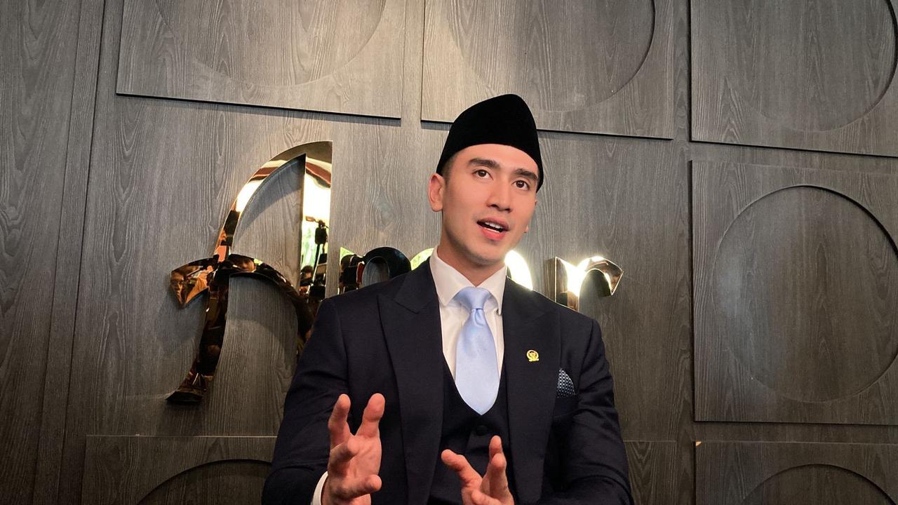 Terlalu Excited, Verrell Bramasta Akui Gak Bisa Tidur saat Mau Dilantik Jadi Anggota Dewan