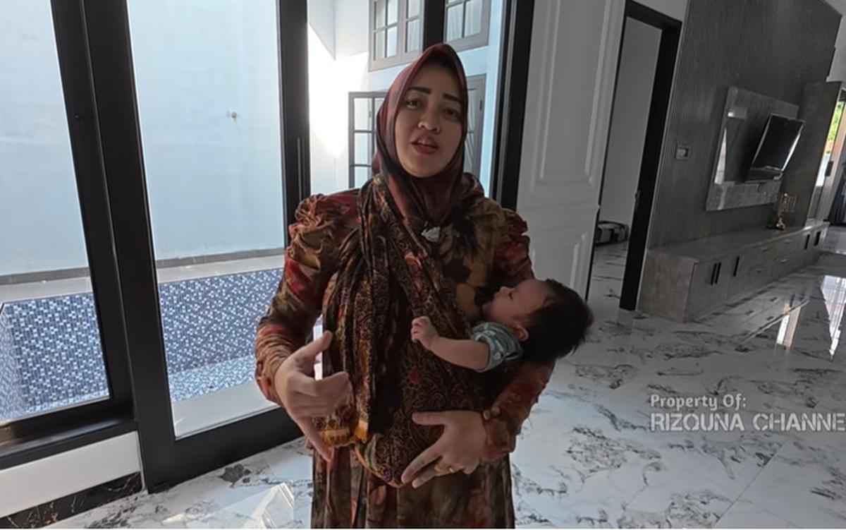 Bikin Melongo Potret Rumah Mewah Bak Istana di Pelosok Kampung, Milik CEO Cantik, Dapurnya Bikin Syok