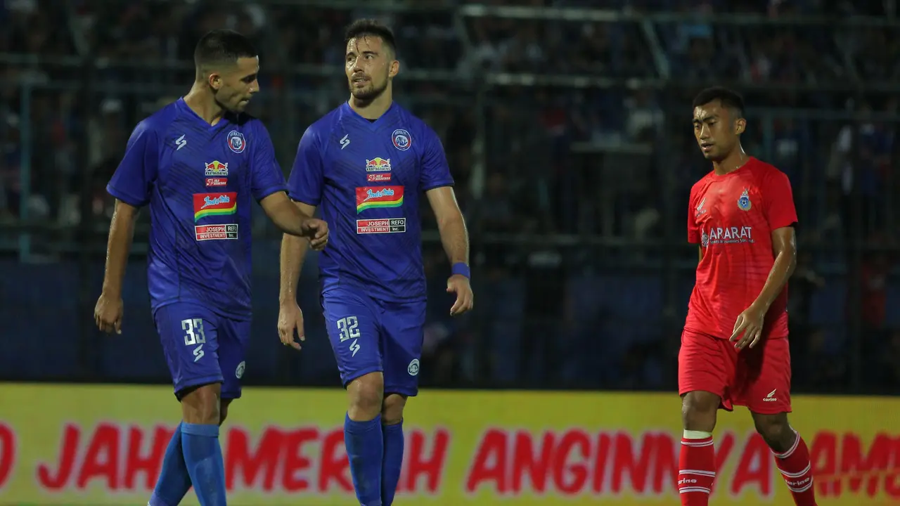 Dua penyerang Arema FC, Jonathan Bauman dan Elias Alderete.