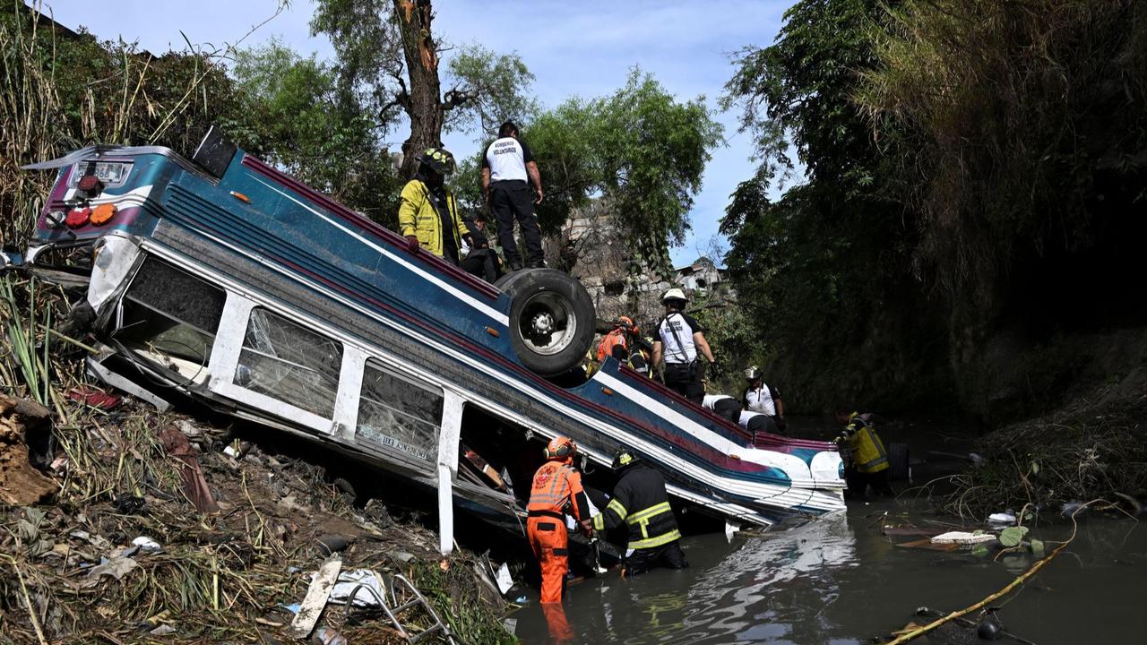 Bus masuk jurang di Guatemala