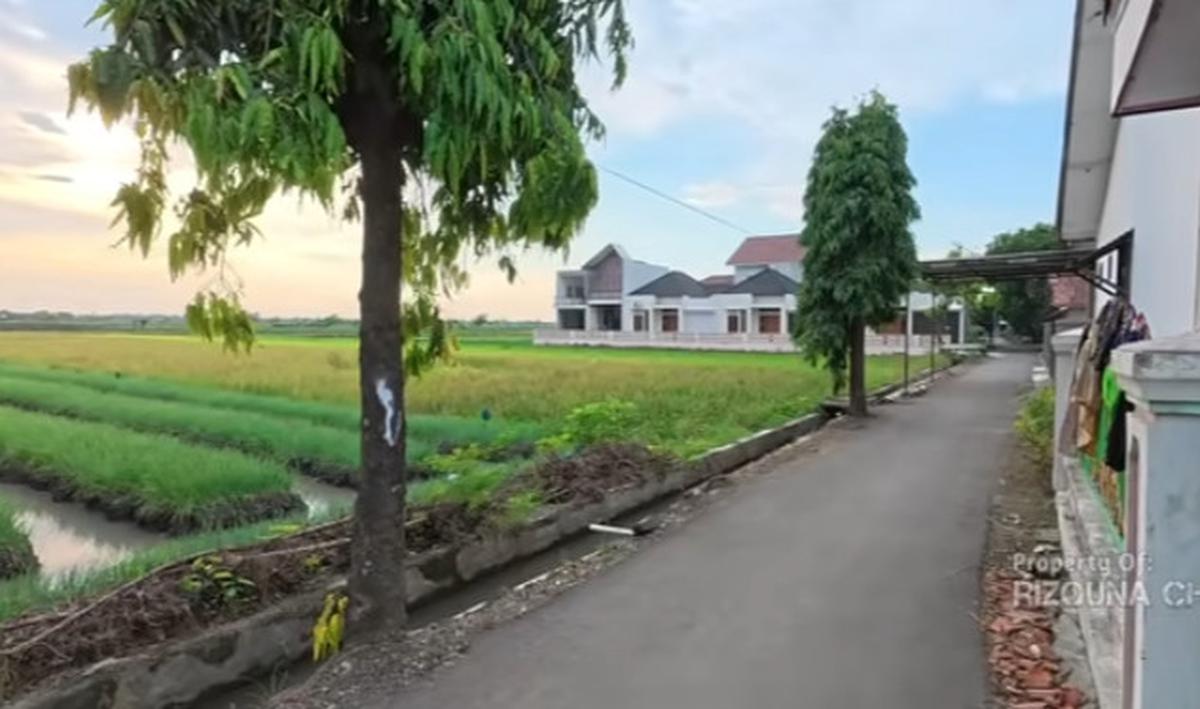 Potret Rumah Mewah dan Megah Para Bos Warteg, Penghasilannya Tiap Bulan Fantastis Bikin Geleng-geleng Kepala
