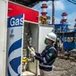 PT Perusahaan Gas Negara Tbk (PGN) melakukan penyaluran gas bumi dalam bentuk Compressed Natural Gas (CNG) menggunakan teknologi GTM. (Foto:Antara Foto/ Aji Setyawan)