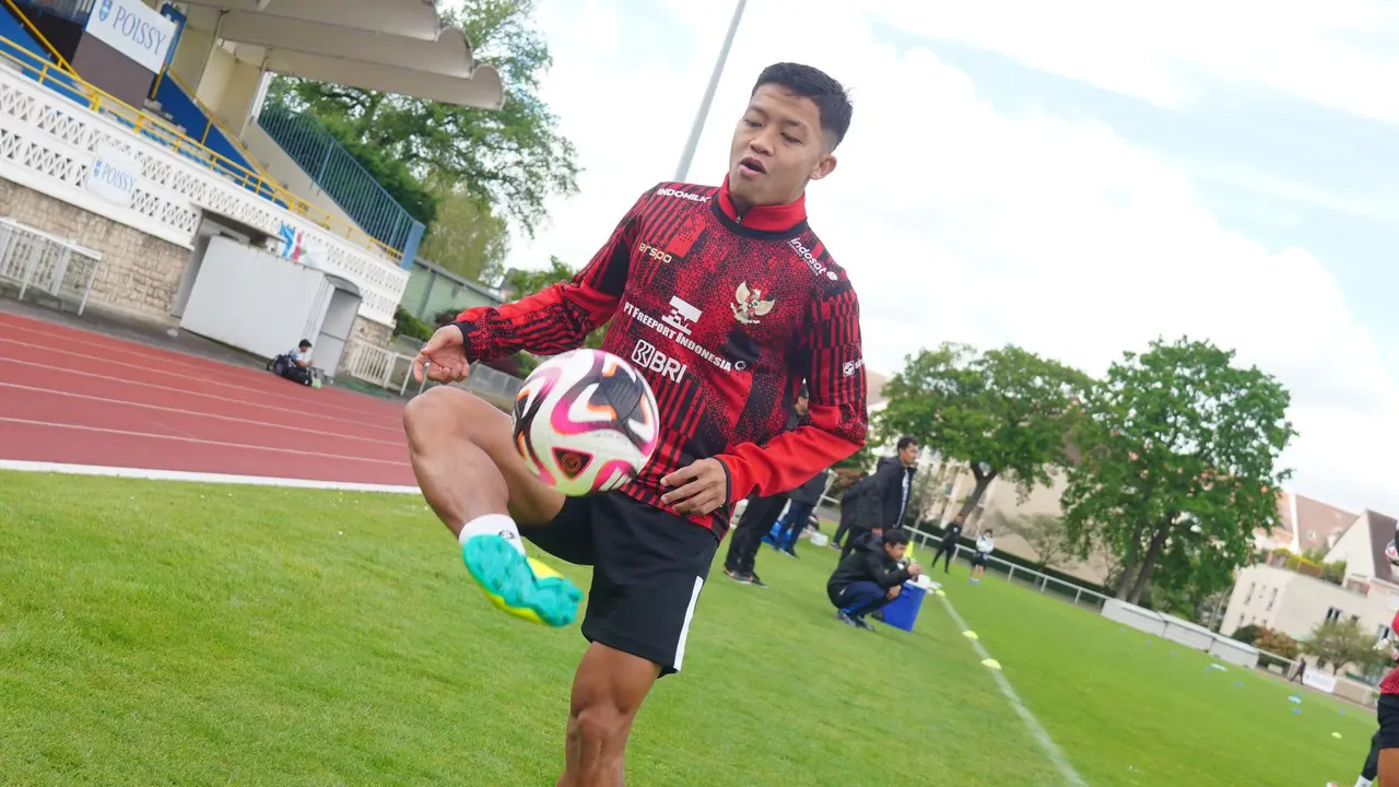 Timnas Indonesia U-23 berlatih di Stade Leo Lagrange, Paris, pada Senin (6/5/2024).