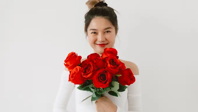 wanita oktober penuh karisma