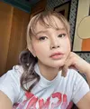 Rossa tampil dengan gaya rambut terbaru di unggahan media sosial yang baru diunggah. Kali ini tampilannya tampak terlihat fresh dengan gaya rambutnya. [@itsrossa910]